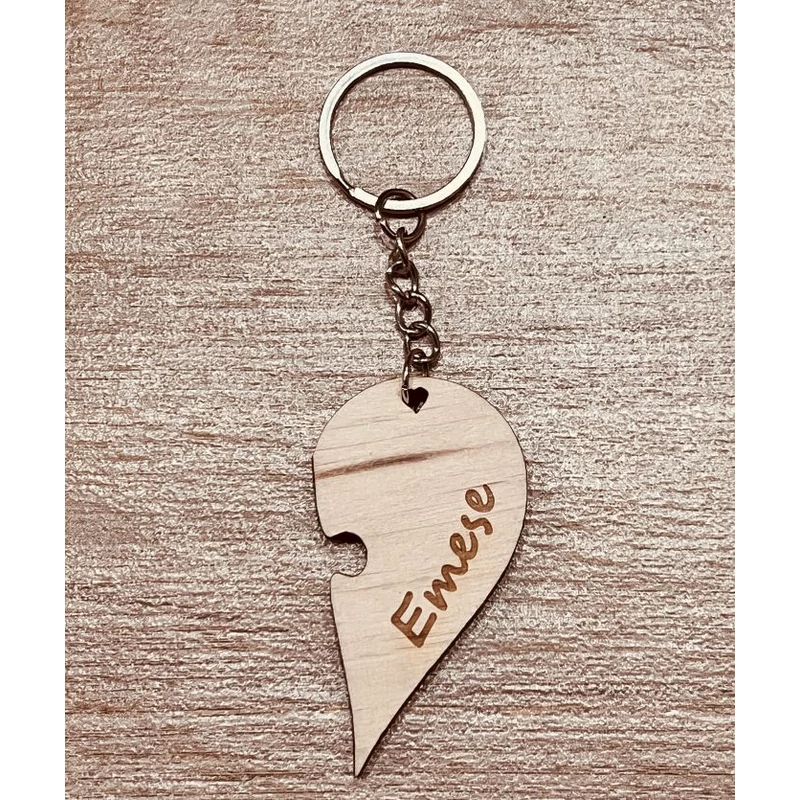 Gravírozott neves fa kulcstartó - Emese