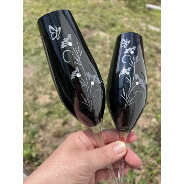 Üveg pohár virág mintával swarovski dísszel pezsgős fekete színű - Ajándék ötlet esküvőre