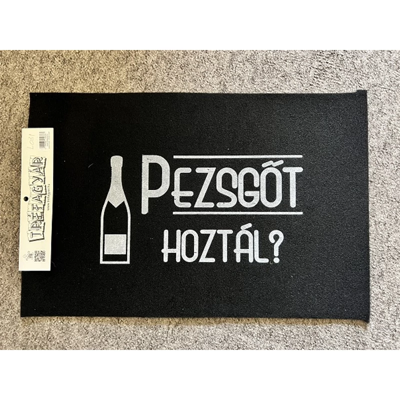 Lábtörlő-Pezsgőt hoztál? Ajándék férfiakna