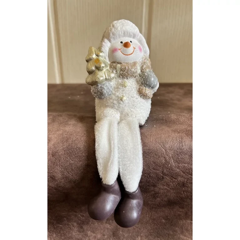 Lógó lábú hóember  figura-fenyővel