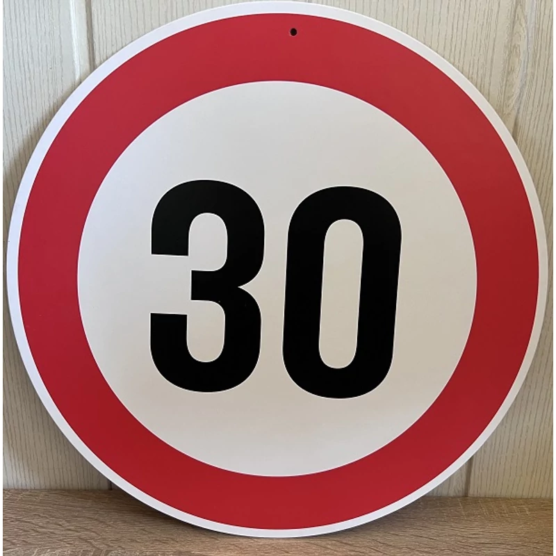 Sebességkorlátozó tábla 30-as