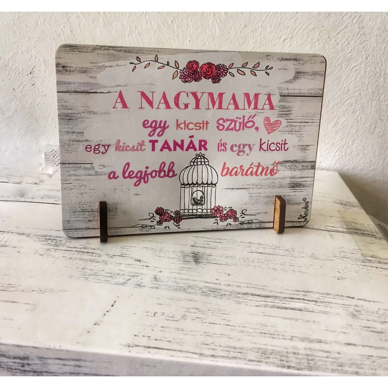 Kis fa tábla - A nagymama egy kicsit
