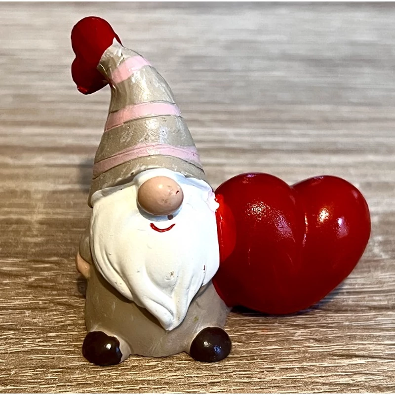 Manó figura szívvel - Szerelmes ajándék