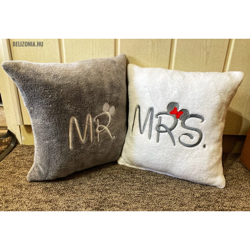 Hímzett páros párna - Mr. és Mrs.