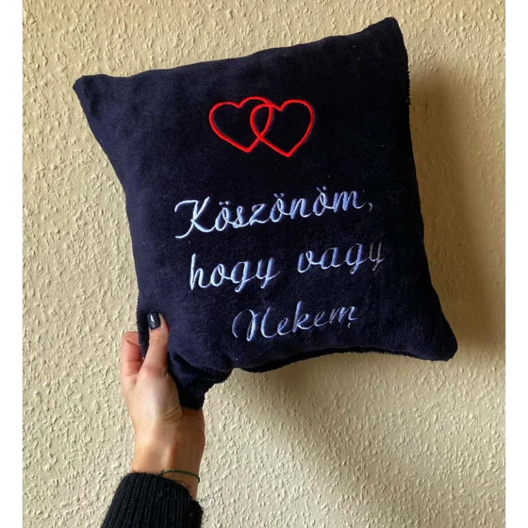 Hímzett párna - Köszönöm hogy vagy nekem