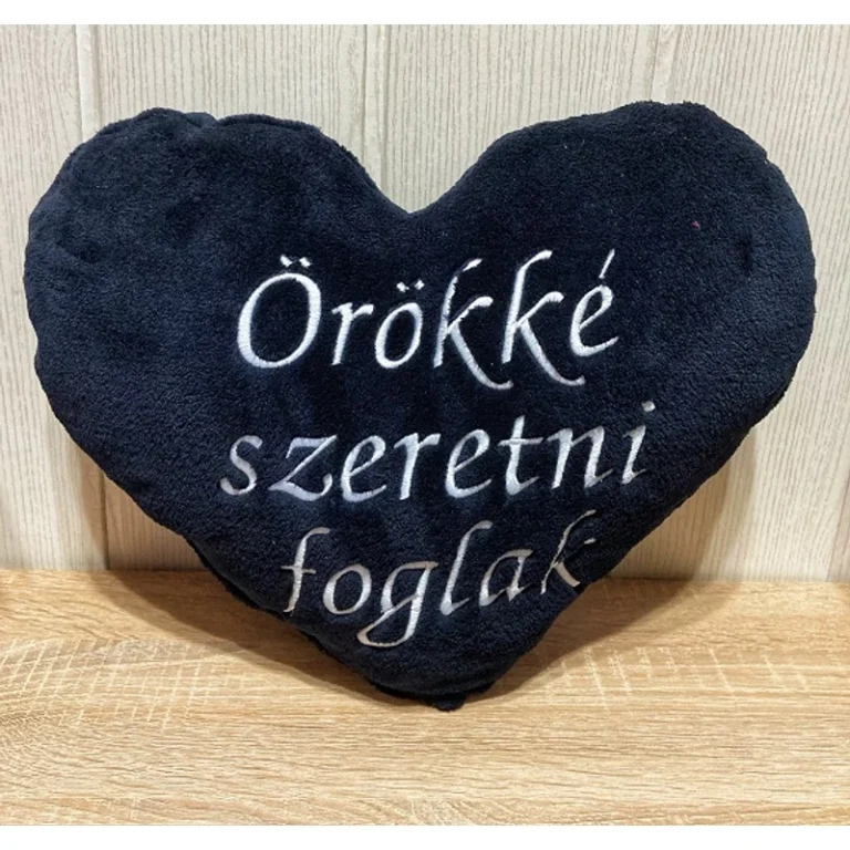 Hímzett szív párna - Örökké szeretni foglak