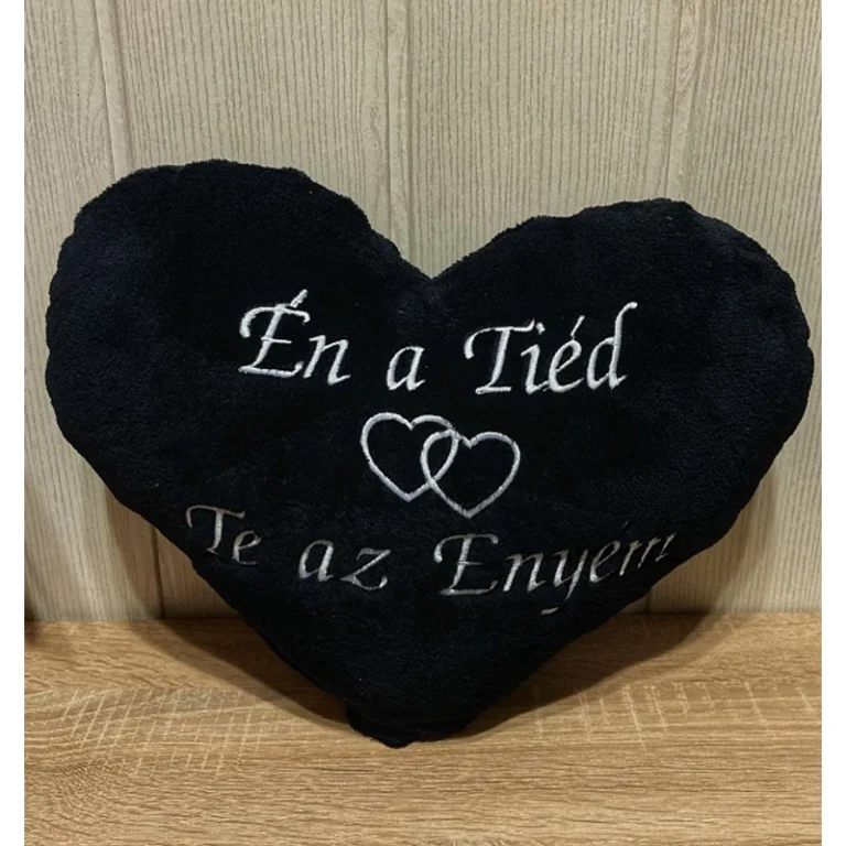 Hímzett szív párna - Én a tiéd te az enyém