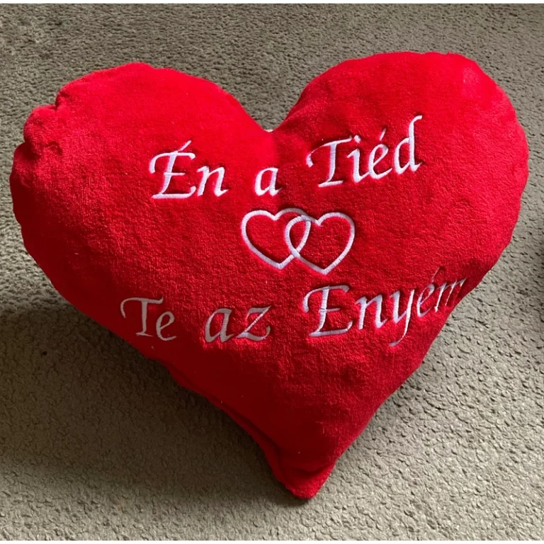 Hímzett szív párna - Én a tiéd te az enyém